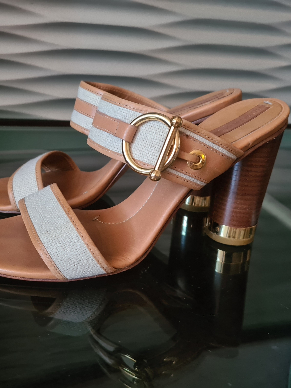 BCBGMAXAZRIA Women’s Tan and Cream Block Heel Slide Sandals